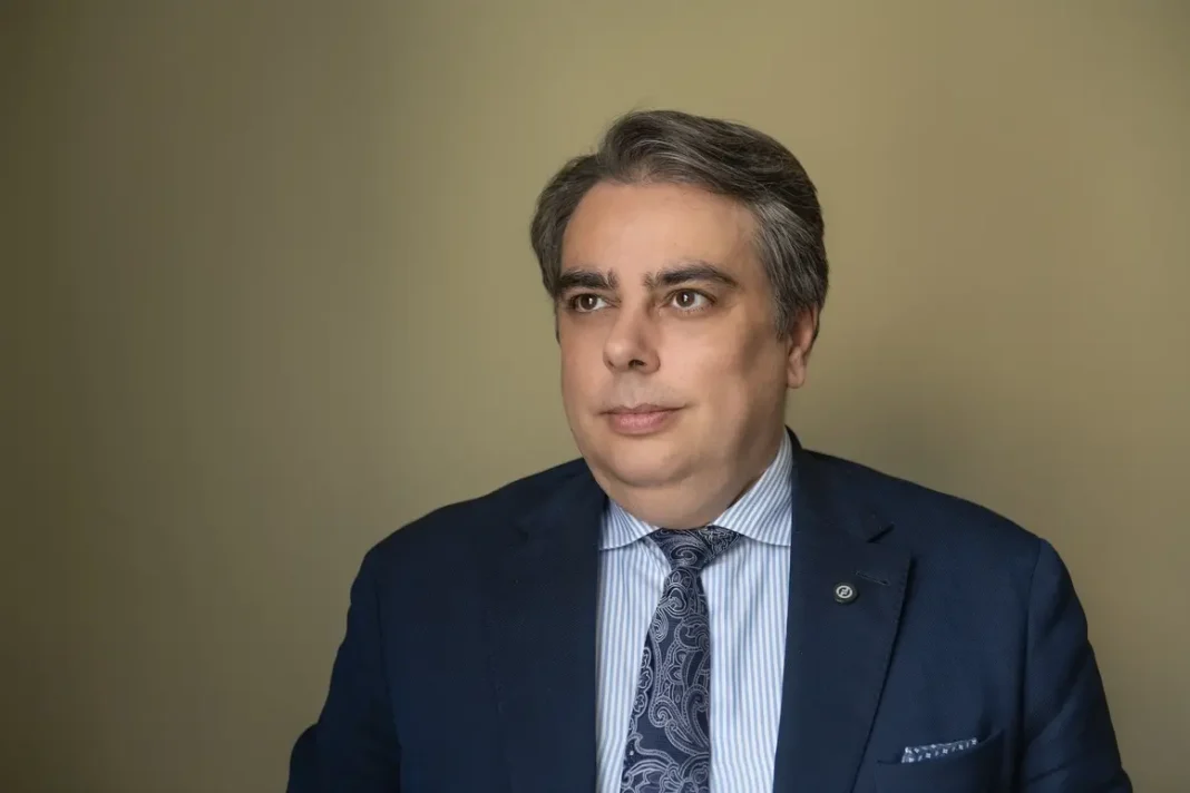 Асен Василев: Антикризисни мерки и реформи в подкрепа на семействата и бизнеса