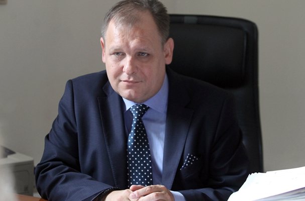 Демократична България настоява за разследване на Чолаков и полетите на Пеевски